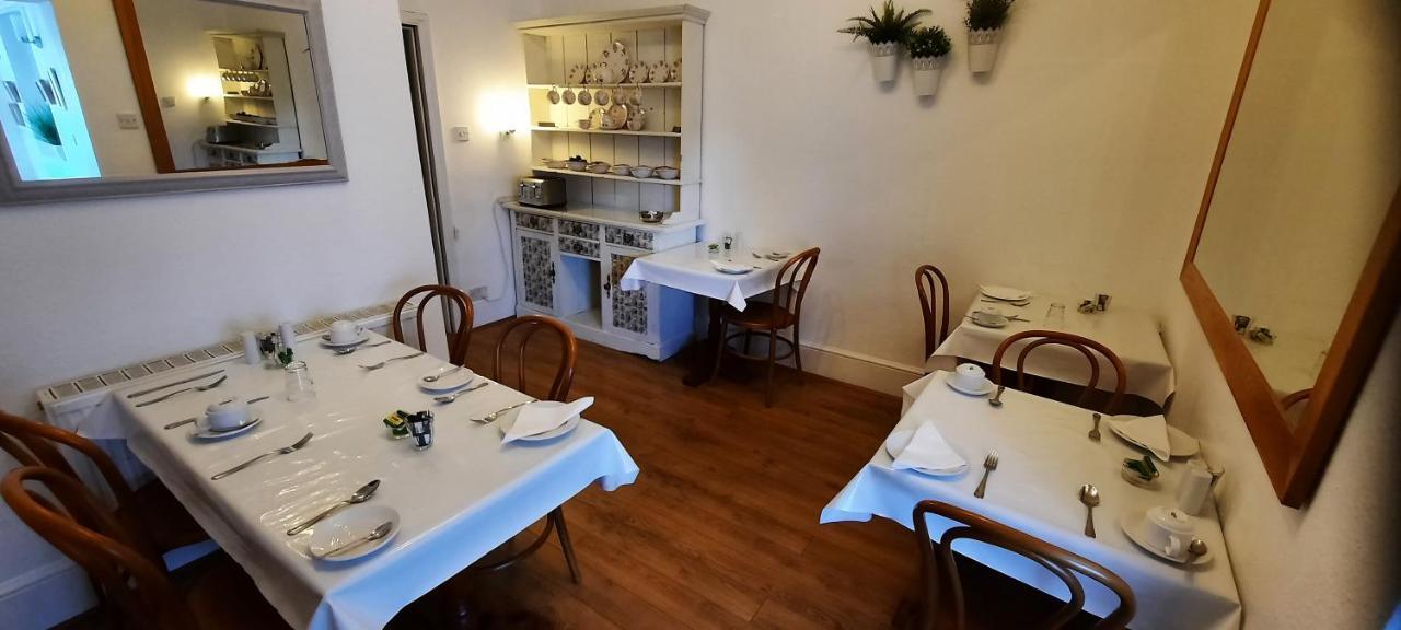 Colebrook Guest House ฟาร์นโบโรห์ ภายนอก รูปภาพ