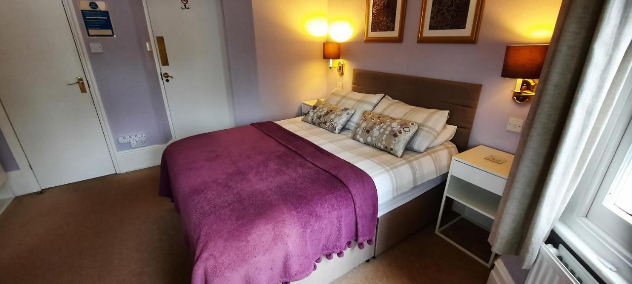 Colebrook Guest House ฟาร์นโบโรห์ ภายนอก รูปภาพ
