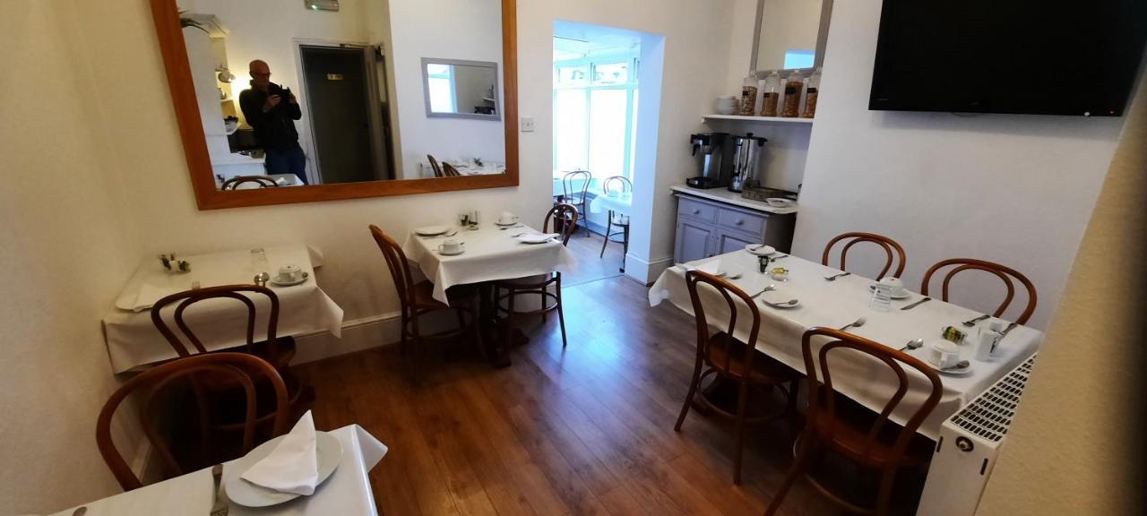 Colebrook Guest House ฟาร์นโบโรห์ ภายนอก รูปภาพ