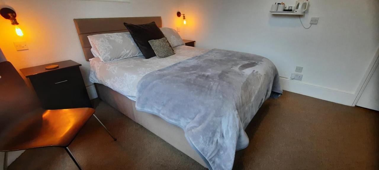 Colebrook Guest House ฟาร์นโบโรห์ ภายนอก รูปภาพ