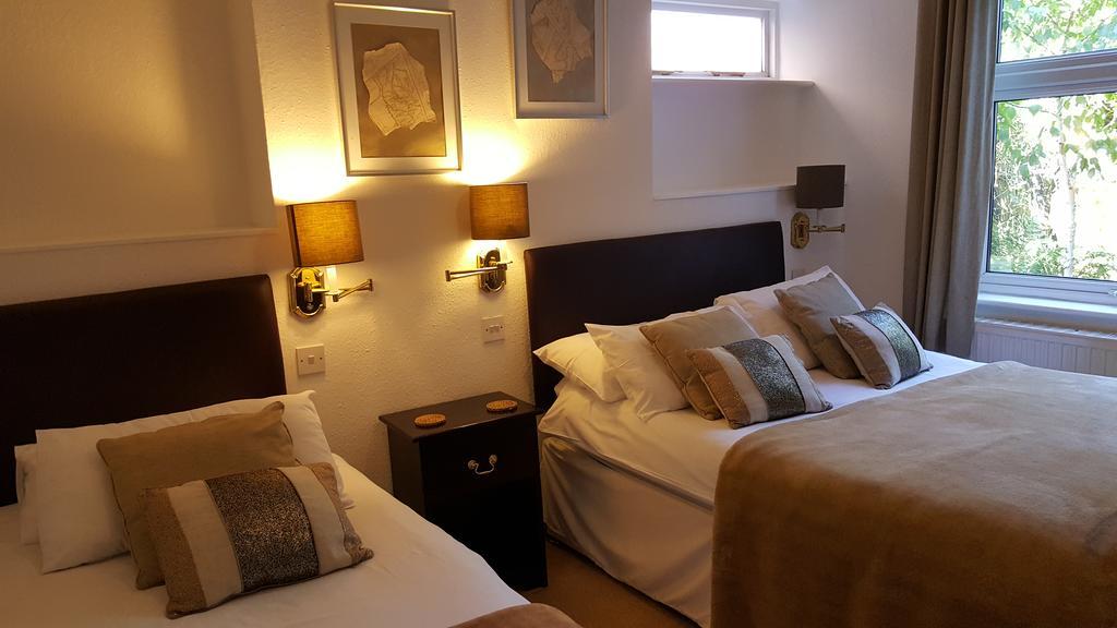 Colebrook Guest House ฟาร์นโบโรห์ ภายนอก รูปภาพ