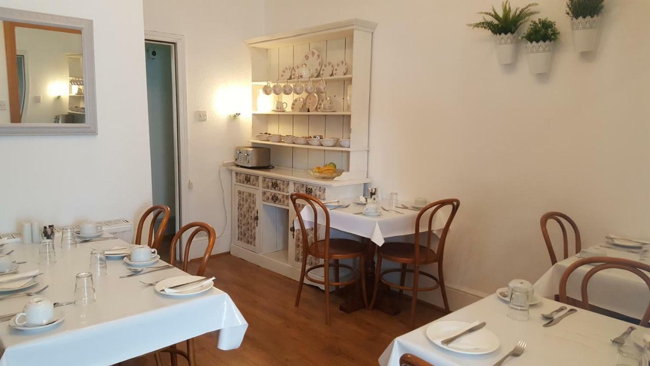 Colebrook Guest House ฟาร์นโบโรห์ ภายนอก รูปภาพ