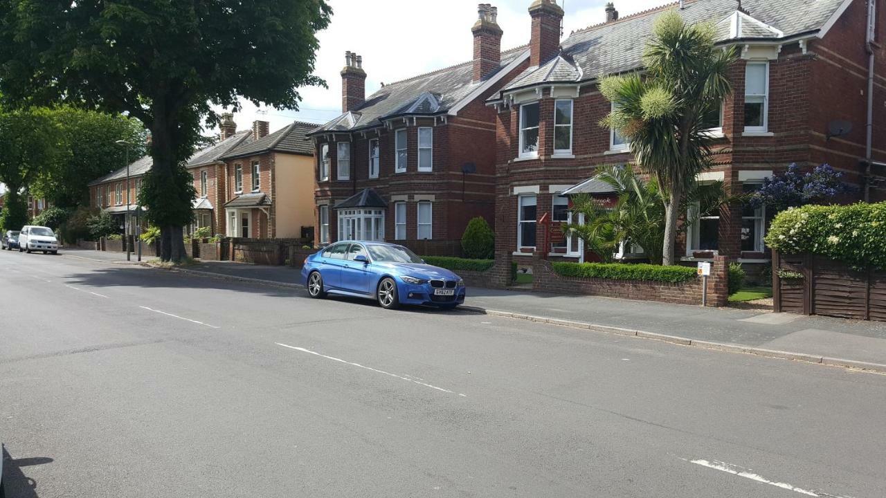 Colebrook Guest House ฟาร์นโบโรห์ ภายนอก รูปภาพ